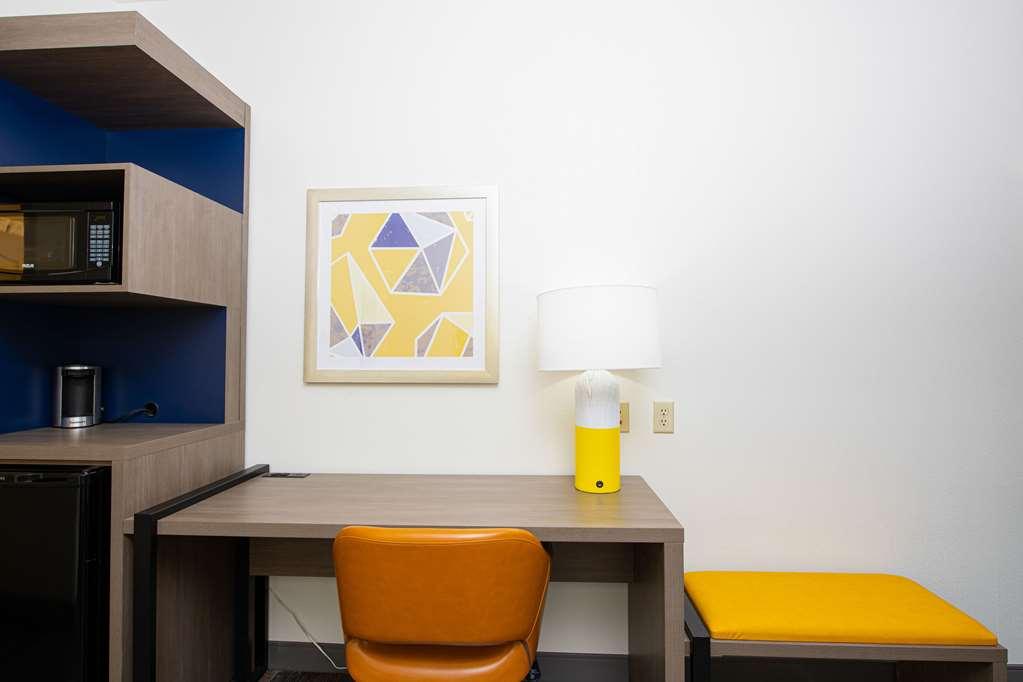 Comfort Suites Oil Center Lafayette Room photo